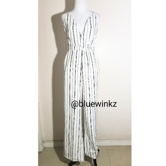 💮White and Black Stripe Jumpsuit - Picture 5 of 8
